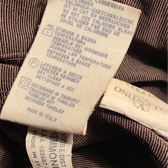 Authentic Vintage Valentino Cropped Jacket (Fits size 10-12) - Picture 8 of 16